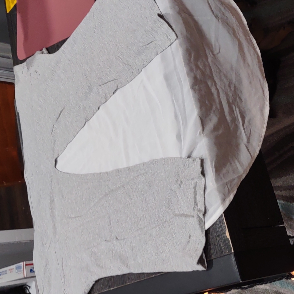 Grey and White Top​ - Picture 2 of 4